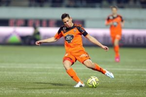 Dortmund, Raphael Guerreiro'yu renklerine bağladı