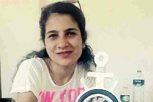 Cansu Kaya &ouml;ld&uuml;ğ&uuml; yere karanfil bırakılarak anıldı