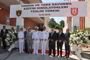 Denizciler sim&uuml;lat&ouml;rle yangın ve kazalara hazırlanacak