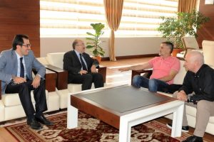 Şenol G&uuml;neş, başkan G&uuml;mr&uuml;k&ccedil;&uuml;oğlu'nu ziyaret etti