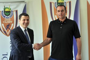 İneg&ouml;l Belediyespor, Ertuğrul Erdoğan'ın s&ouml;zleşmesini yeniledi