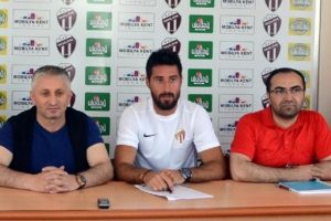 İneg&ouml;lspor, Fethiyespor'dan Emre Okur ile 2 yıllık anlaşma imzaladı