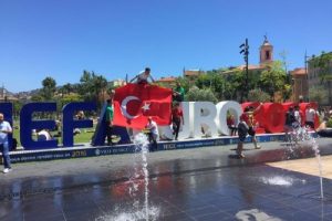 Nice sokaklarında T&uuml;rk taraftarların coşkusu