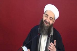 C&uuml;bbeli Ahmet Hoca: Laflara dikkat edeceksin!
