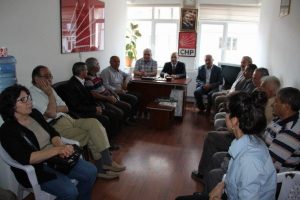 CHP'de silahla &ouml;ld&uuml;r&uuml;len Eski İl Başkanı Zeki Tekiner anıldı