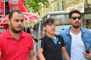 Tartıştığı ağabeyini bı&ccedil;akladı ağır yaraladı!
