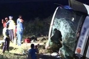 Romanya'da otob&uuml;s kazası: 4 &ouml;l&uuml;, 26 yaralı