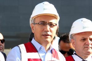 Bakan Elvan, Mersinlilere m&uuml;jdeyi verdi