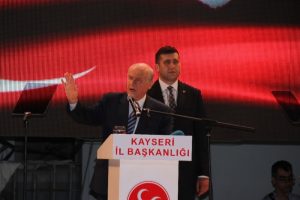 Bah&ccedil;eli sert &ccedil;ıktı: Bozguncular!