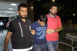 Eşini boğarak &ouml;ld&uuml;ren koca yakalandı