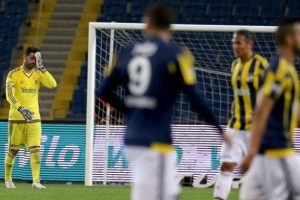 Fenerbah&ccedil;e'de kadronun durumu hi&ccedil; i&ccedil; a&ccedil;ıcı durmuyor