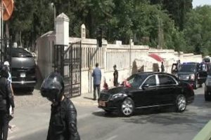 Erdoğan, anne ve babasının kabrini ziyaret etti