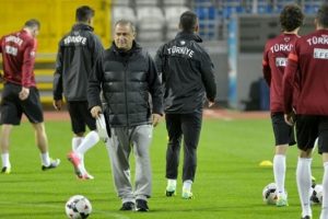 Fatih Terim'den futbolculara g&ouml;r&uuml;lmemiş tavır!
