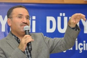 Adalet Bakanı Bozdağ: 7/24 Cumhurbaşkanımıza saldırıyorlar