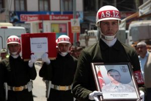 Şehit asker son yolculuğuna uğurlandı