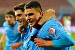 Trabzonspor'da İshak, Musa ve &Ouml;zer Hurmacı'ya teklifler var