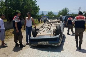 Otomobil takla attı: 3 yaralı