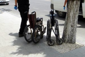 Tekerlekli sandalyeler polisi alarma ge&ccedil;irdi