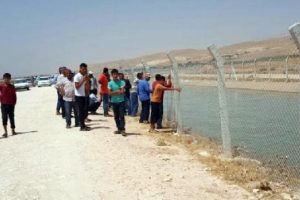 Şanlıurfa'da otomobil kanala d&uuml;şt&uuml;, 8 yaşındaki &ccedil;ocuk kayboldu
