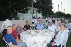 Bursaspor'un geleneksel iftar yemeği Vakıfk&ouml;y'de ger&ccedil;ekleştirildi