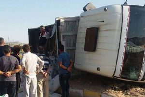 Kaza yapan kamyondan 573 kilo esrar &ccedil;ıktı