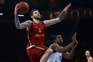 Galatasaray yabancıları tutmak istiyor