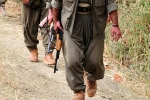 Hakkari'de kontrol devriyesi yapan zırhlı araca saldırı: 1 PKK'lı &ouml;ld&uuml;r&uuml;ld&uuml;
