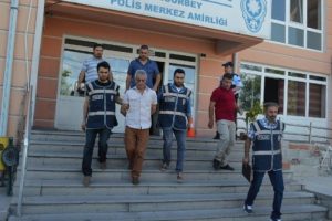 10 yıldır aranan h&uuml;k&uuml;ml&uuml;, sahte kimlikle yakalandı