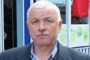 Tartışmayı &ouml;nlemeye &ccedil;alışan komşusunu &ouml;ld&uuml;rd&uuml;