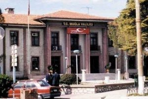 Valiliğin adıyla engellileri kullanarak dolandırdılar!