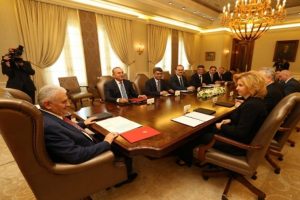 Başbakan Yıldırım İrina Vlah'la g&ouml;r&uuml;şt&uuml;