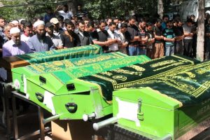 Elazığ'da tabutlar yan yana dizildi