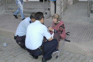 Torunundan şiddet g&ouml;ren kadına polis desteği