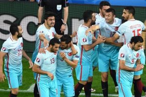 A Milli Futbol Takımı'nda Hakan Balta, cezalı duruma d&uuml;şt&uuml;