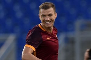 Beşiktaş'ın g&uuml;ndeminde yer alan Dzeko'ya, kul&uuml;b&uuml; Roma'dan vize &ccedil;ıktı