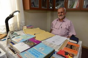 Emekli imam 70 yaşında &uuml;niversiteyi bitirdi