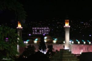 Bursa'da 'son mahyacı' g&ouml;klere yıldız asıyor