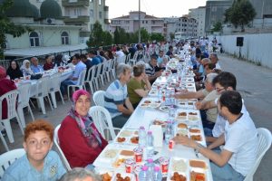 Bursa Gemlik Manastır'daki iftarda buluştu
