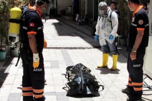 İşe gelmeyen belediye personeli banyoda &ouml;l&uuml; bulundu