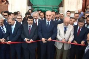 Kurtulmuş, restorasyonu tamamlanan tarihi caminin a&ccedil;ılışını yaptı
