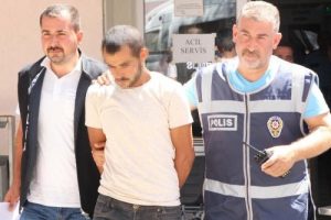 Telefon dolandırıcılığı şebekesinin kuryesi Balıkesir'de yakaladı