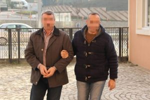 Cinayet zanlısına meşru m&uuml;dafaa tahliyesi