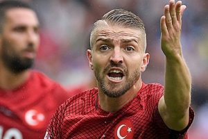 T&uuml;mer Metin ile Caner Erkin arasında gerginlik yaşandığı iddia edildi