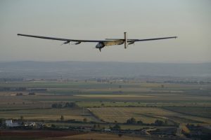 G&uuml;neş enerjili u&ccedil;ak Atlas Okyanusu'nu 3 g&uuml;nde ge&ccedil;ti