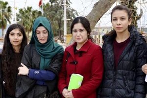 Yurttan atılan 8 kız &ouml;ğrenci a&ccedil;tıkları davayı kazandı