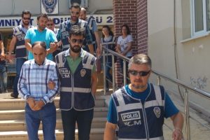 Bursa merkezli su&ccedil; &ouml;rg&uuml;t&uuml;ne 5 ilde operasyon!