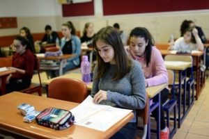 Flaş gelişme... TEOG sınavında 2 soru iptal edildi