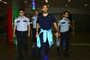 Milli takım 6 kişiyle T&uuml;rkiye'ye d&ouml;nd&uuml;