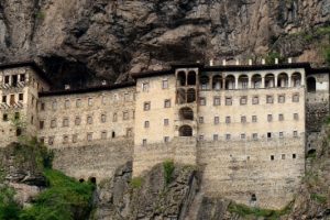 S&uuml;mela'daki ayin restorasyona takıldı