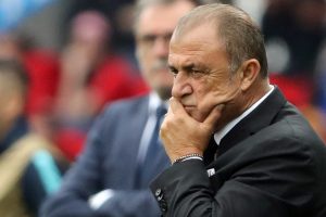 Fatih Terim, &ouml;nceki gece futbolcularına kısa bir veda konuşması yaptı